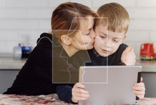استفاده از اینترنت در کودکان با والدین